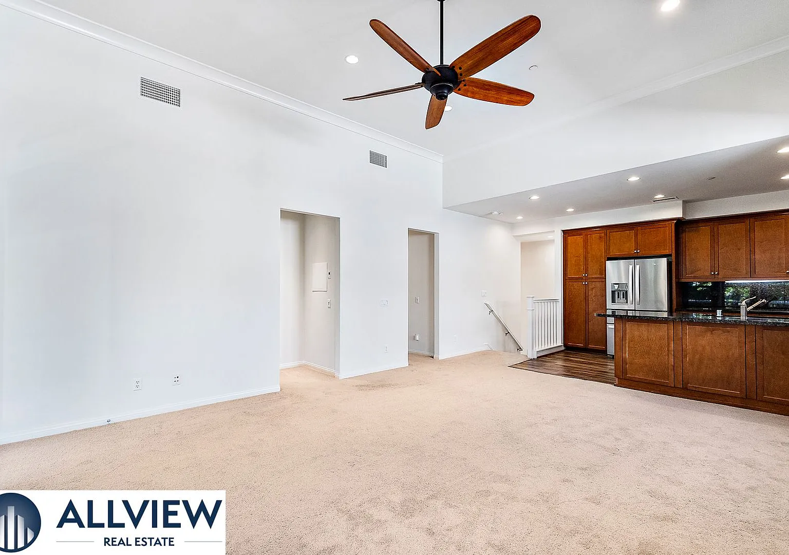 Charming 2 bedroom, 2 bath townhome in Woodbury East's Ivy tract! — Photo 4