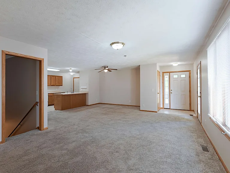 8624 Delphinium Ln — Photo 2