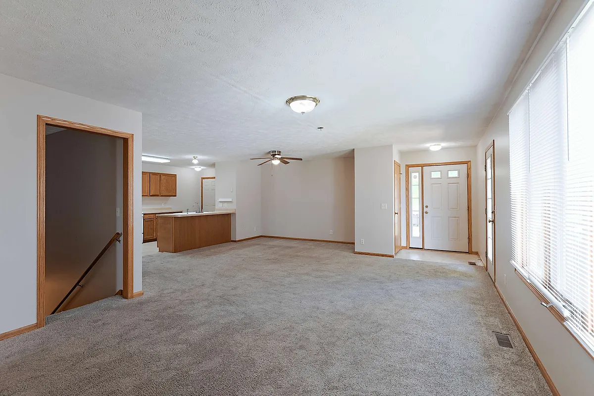 Building Photo - 8624 Delphinium Ln