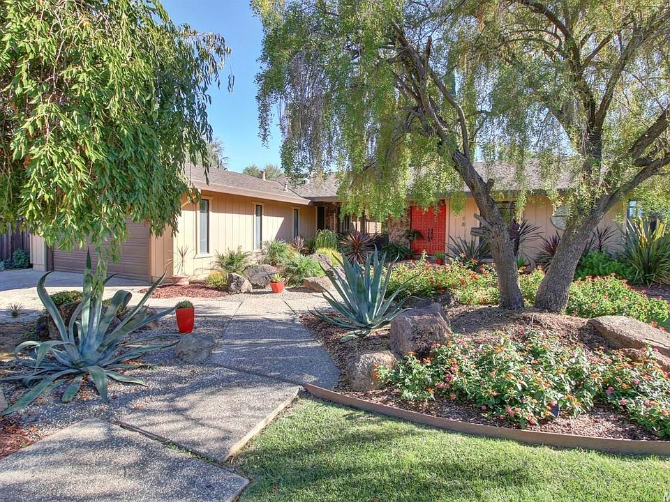 1st image of 18 Los Gatos Cir