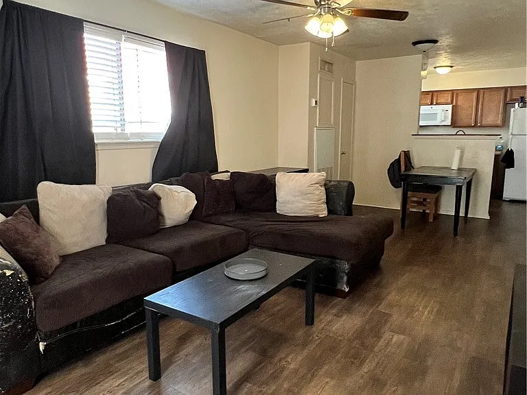 2406 Toro Ln #D — Photo 3