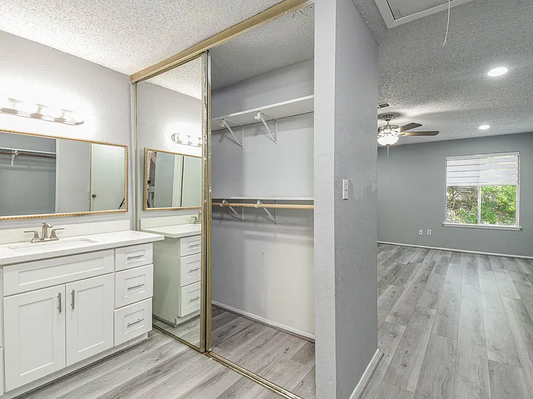 12663 Wellington Park #DR444 — Photo 19