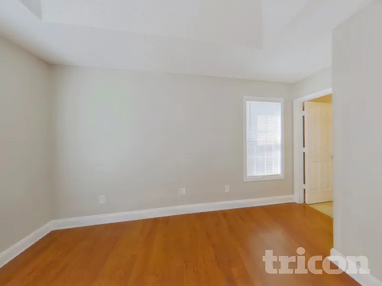 323 Dexter Pl — Photo 7