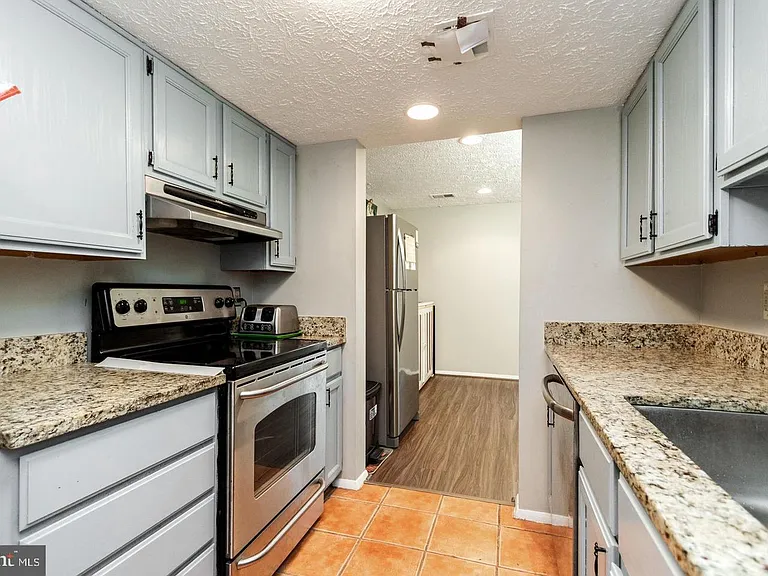 8032 Steeple Chase Ct — Photo 7