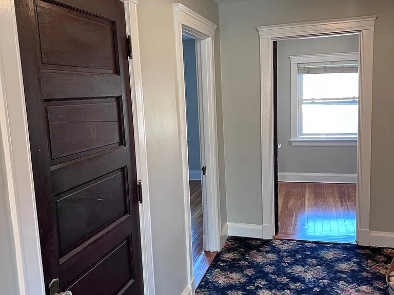 121 Oakland St — Photo 9