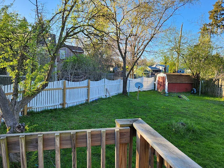 2116 Thaler Ave #2 — Photo 26