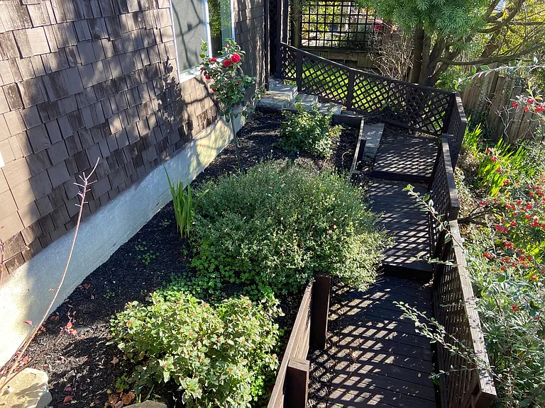 243 Arlington Ave — Photo 4