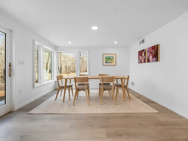 561 Beechwood St #SF — Photo 7