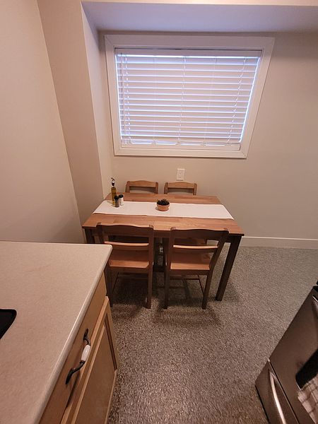 Edmonton Apartment for rent - 2 Bedrooms — photo 3