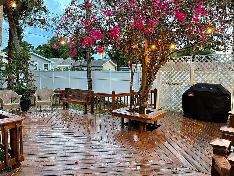 319 Venetian Dr — Photo 21
