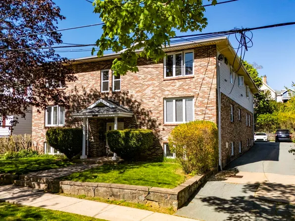 2553 Joseph St, Halifax, NS B3L 3H3