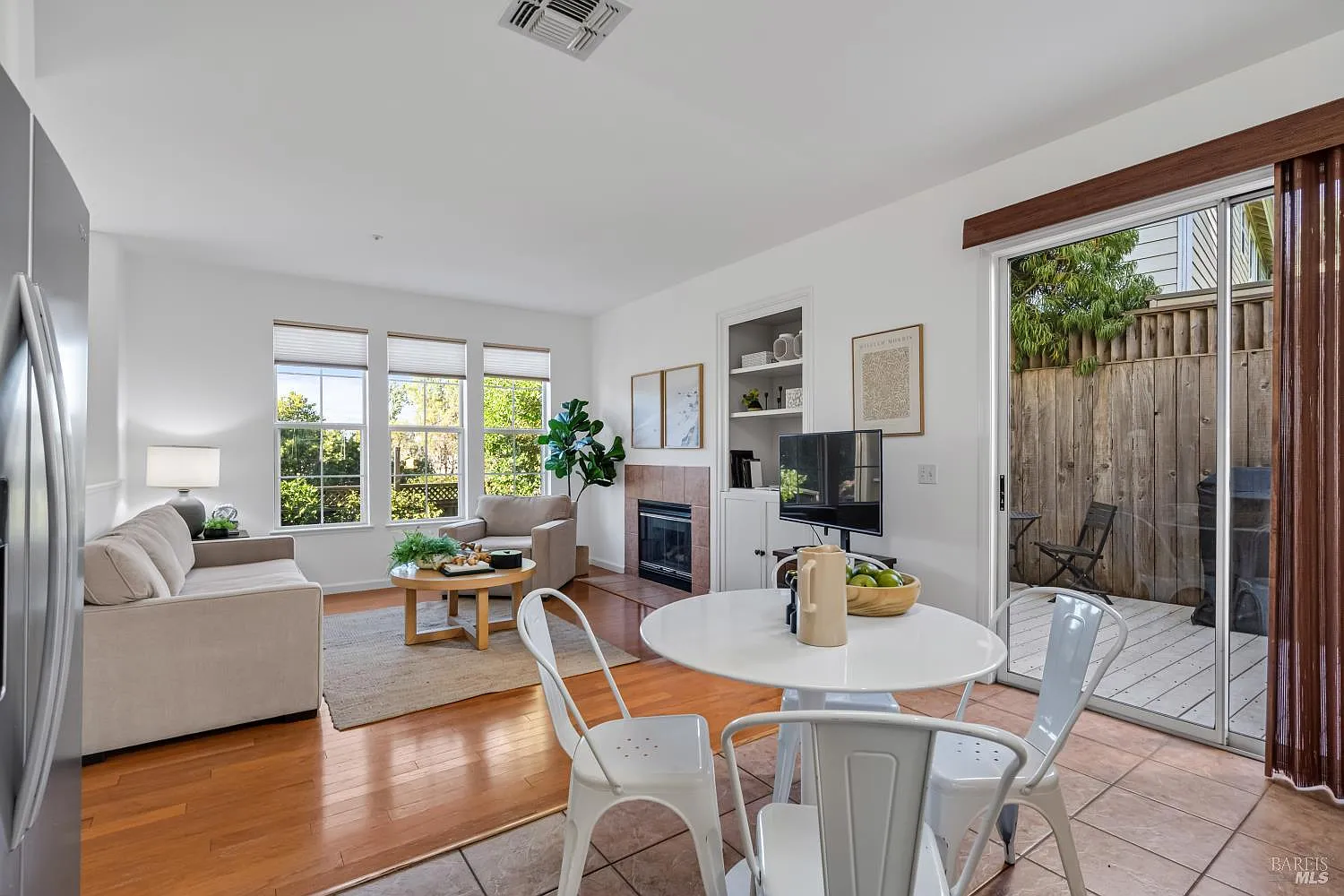 1073 Warren Drive - Photo 9