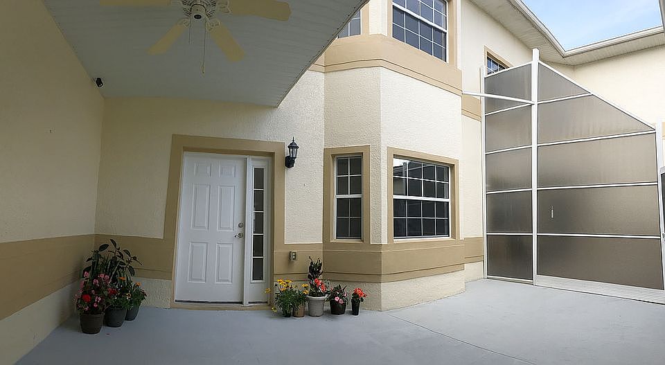 1st image of 13338 Fountainbleau Dr