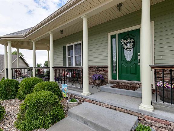 3rd image of 1021 Park Grove Cir