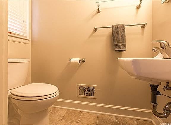 3rd image of 4814 Woodway Pl