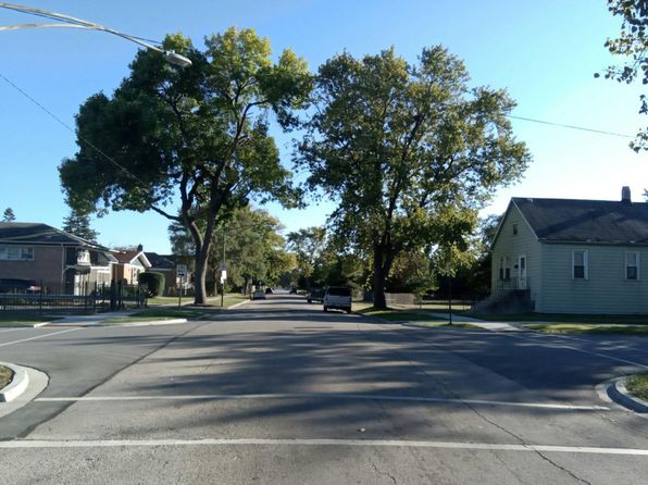 9351 S La Salle St, Chicago, IL 60620