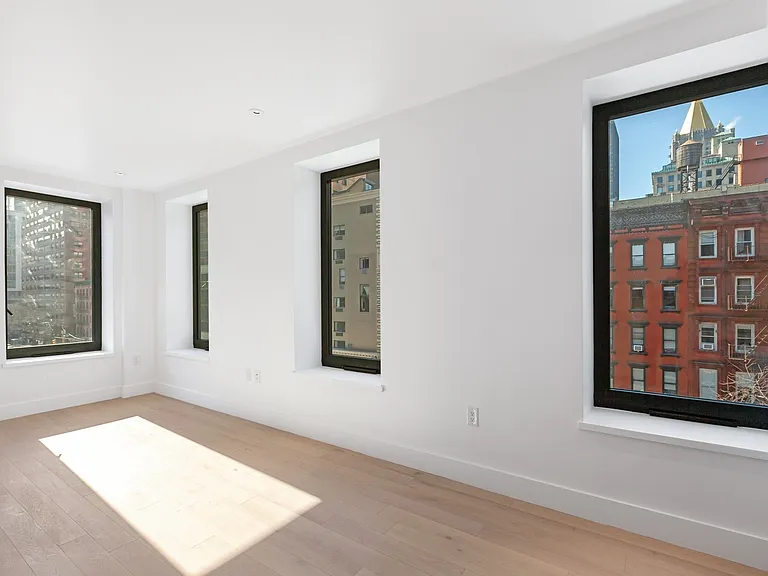 201 E 26th St #2B — Photo 1