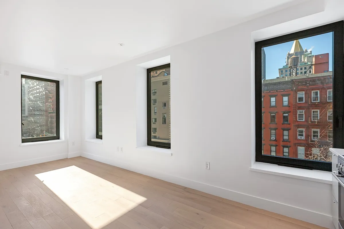 Building Photo - 201 E 26th St #3B