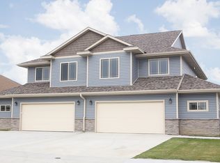 915 Coffie Farm Rd, Sergeant Bluff, IA 51054