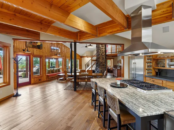 63220 Johnson Rd, Bend, OR 97703