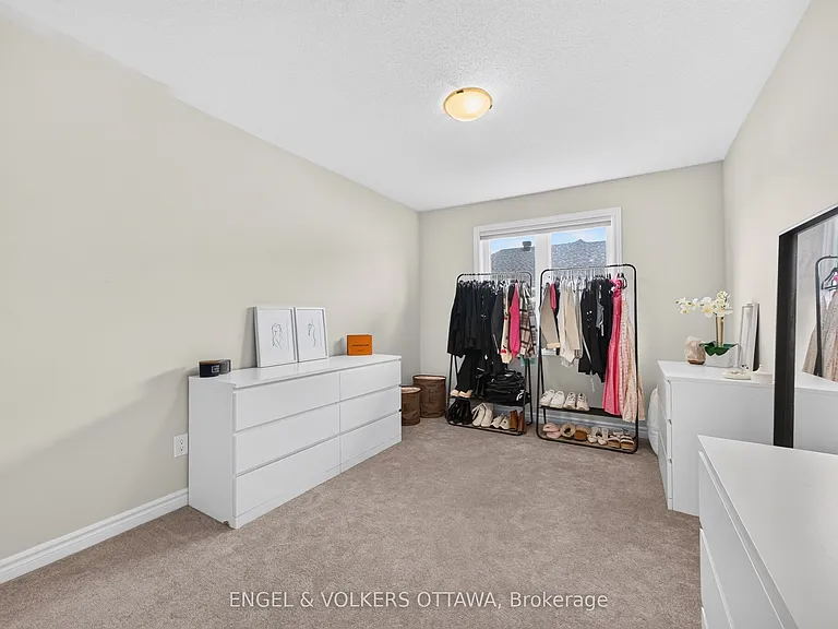 33 Focality Cres — Photo 24