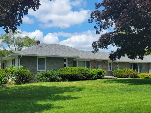 151 Huston Ave, Stroudsburg, PA 18360