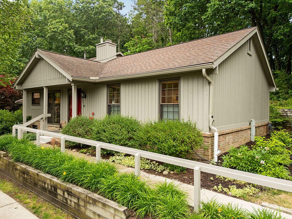 1st image of 2202 Pine Grove Ct
