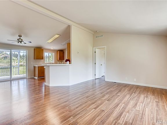 3rd image of 4724 172nd Street Ct E