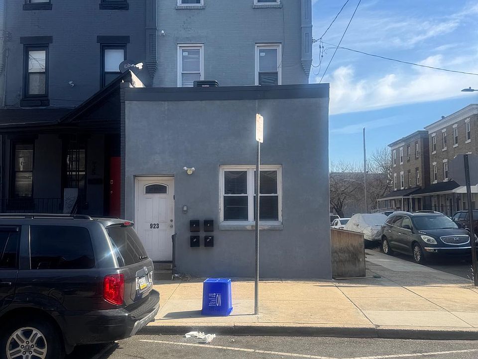 Building Photo 4