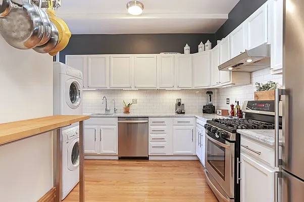 Sold by Compass | media 1
