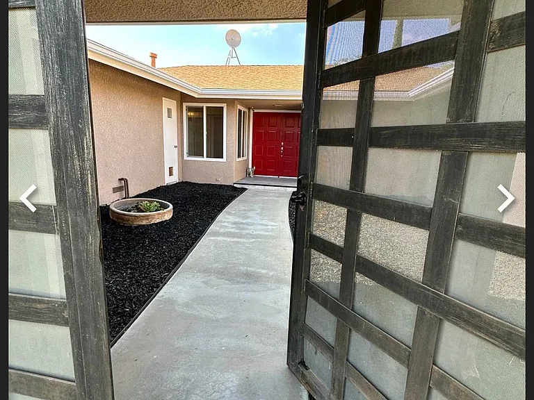 833 N Rector Way — Photo 19