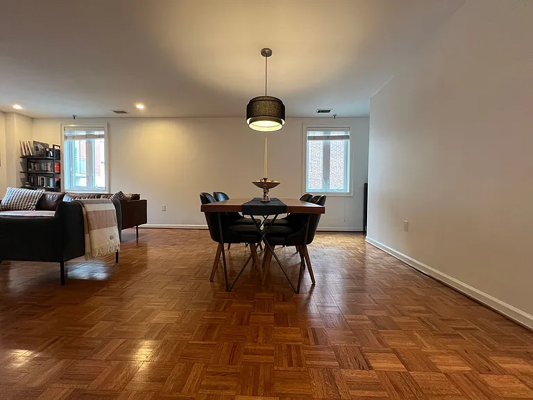 136 N Bread St #422 — Photo 8