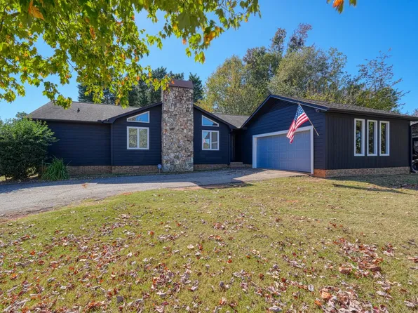 423 Shoally Rd, Boiling Springs, SC 29316