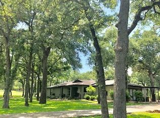 300 Oak Bend Dr, La Vernia, TX 78121