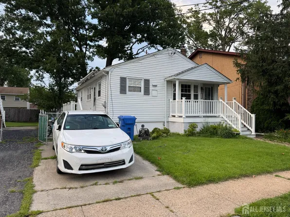 211 E Louis Pl, Iselin, NJ 08830