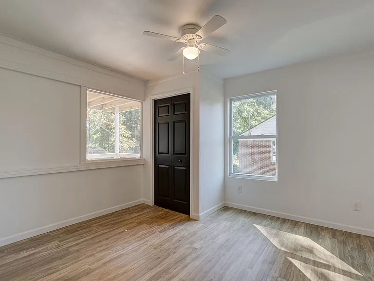 1723 Westminster Dr — Photo 7