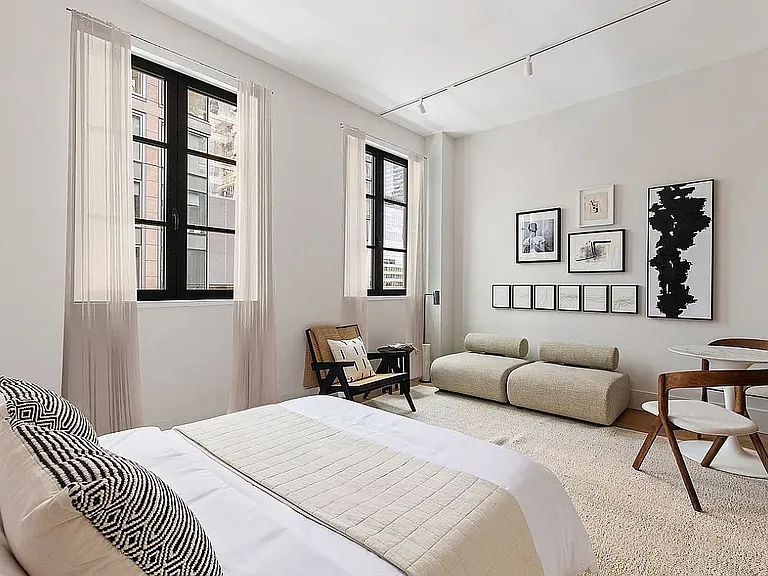 517 W 29th St #7G — Photo 2