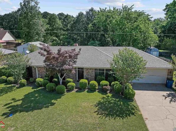 504 Pinewood Dr, Marshall, TX 75672