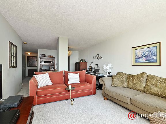 Living Room / Dining Room