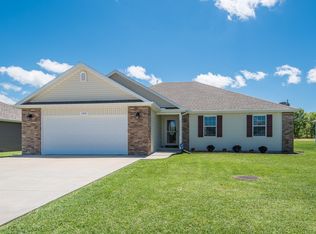700 E Destin Ln, Bolivar, MO 65613