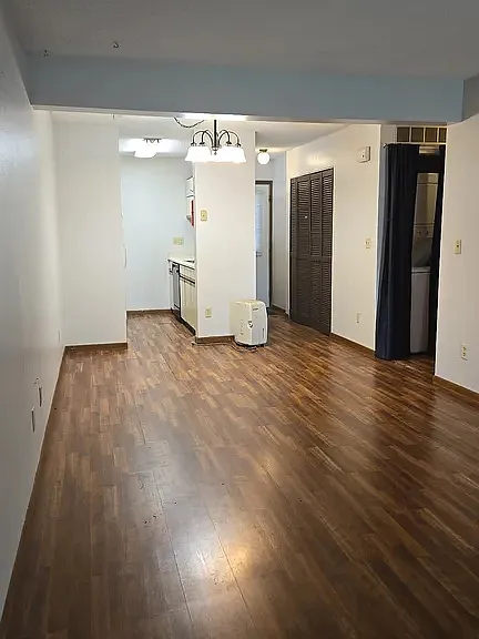 425 6th Ave #A — Photo 2