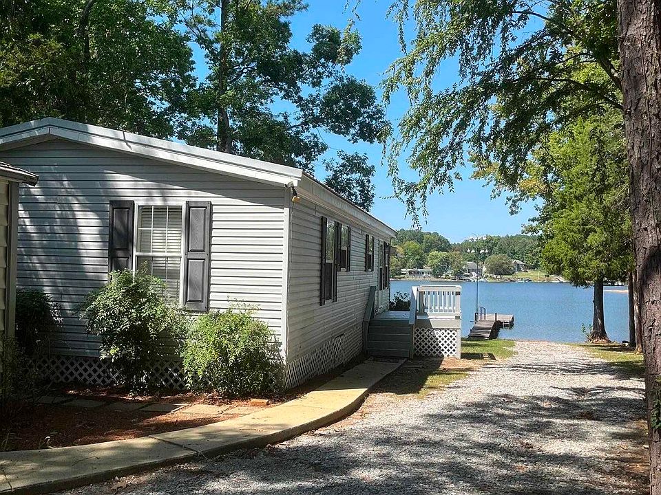 1st image of 107 Oak Pointe Rd