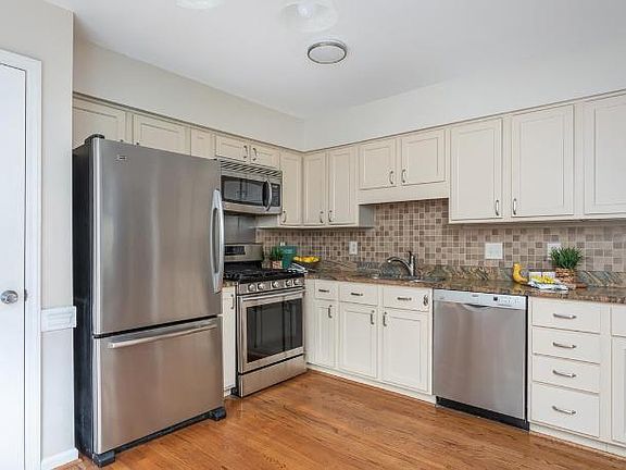 5th image of 1421 Mapleside Ct