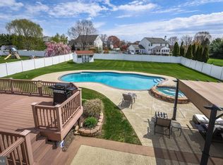 94 Redwood Dr, Richboro, PA 18954