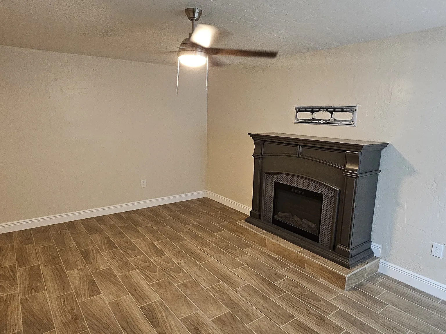 430 Lime St — Photo 4