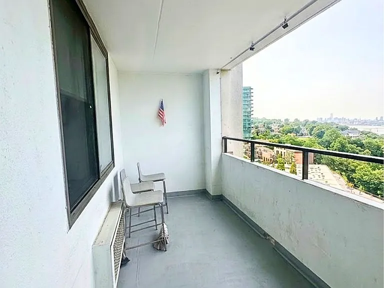 250 Gorge Rd #12L — Photo 12