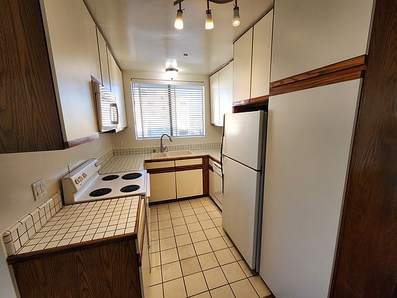 5th image of 6150 E Bay Shore Walk #3