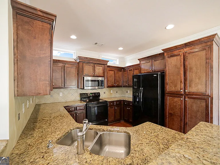 104 Putters Dr — Photo 12