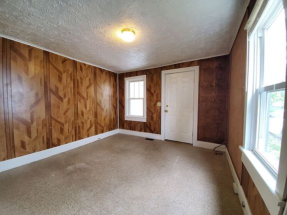 3rd image of 104 South Ave