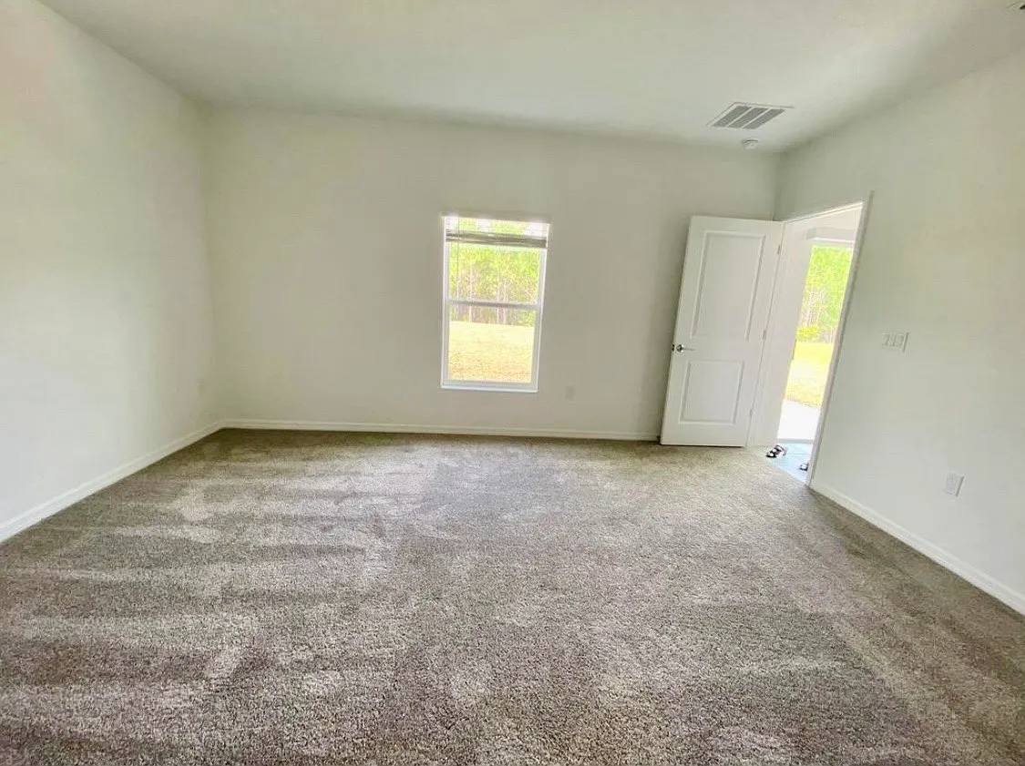 3 bed, 1444 sqft, $2,300 — Photo 4